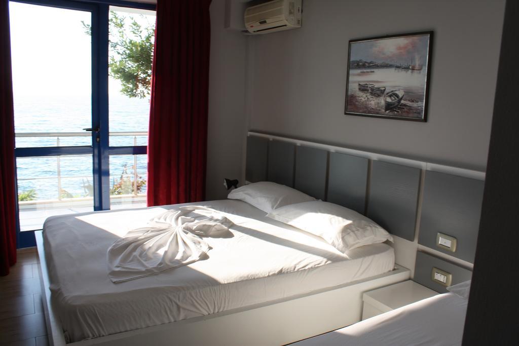 Hotel Nimfa Vlorë Exteriér fotografie